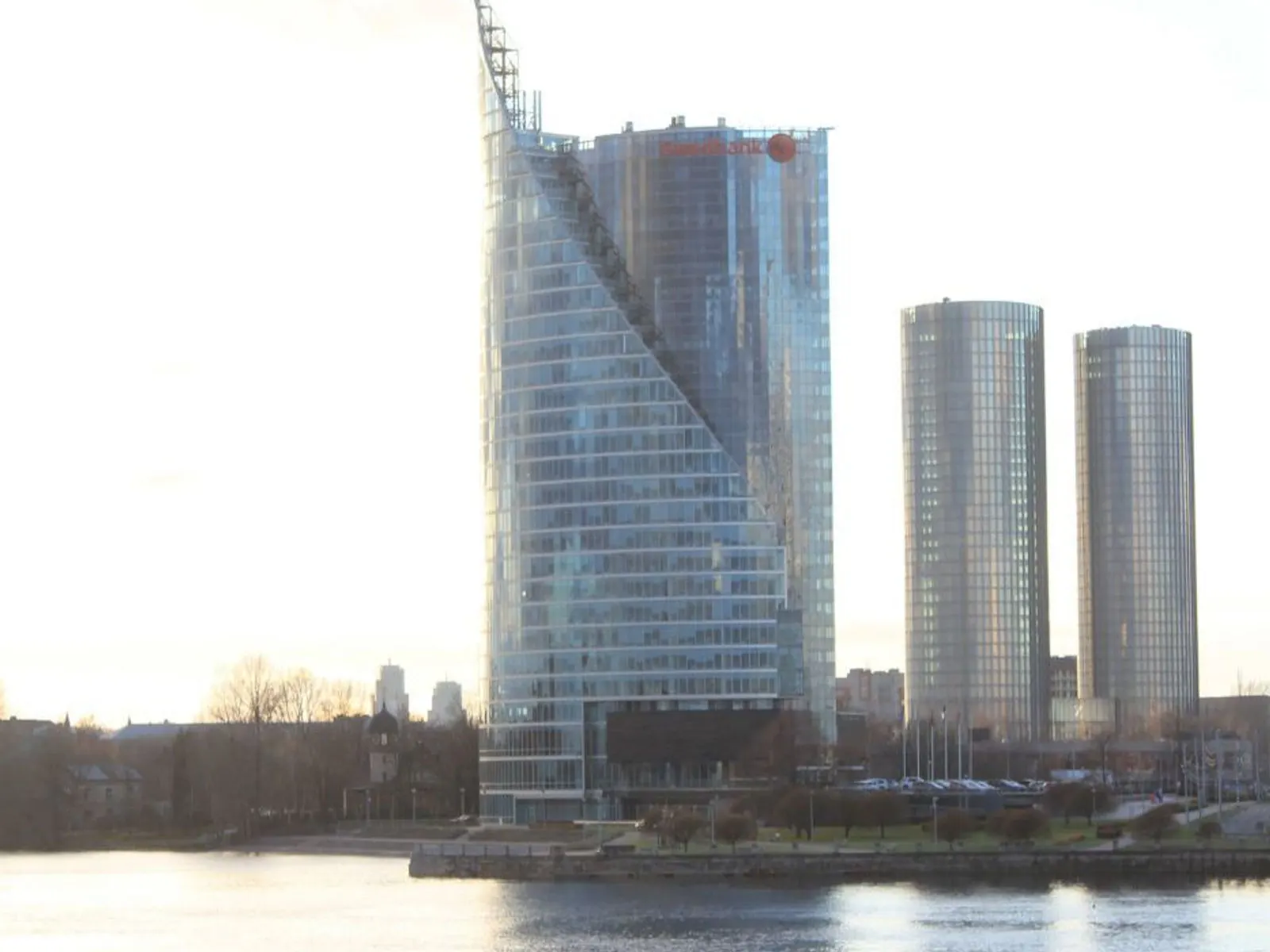 “Swedbank” centrālā ēka “Saules akmens” Rīgā
